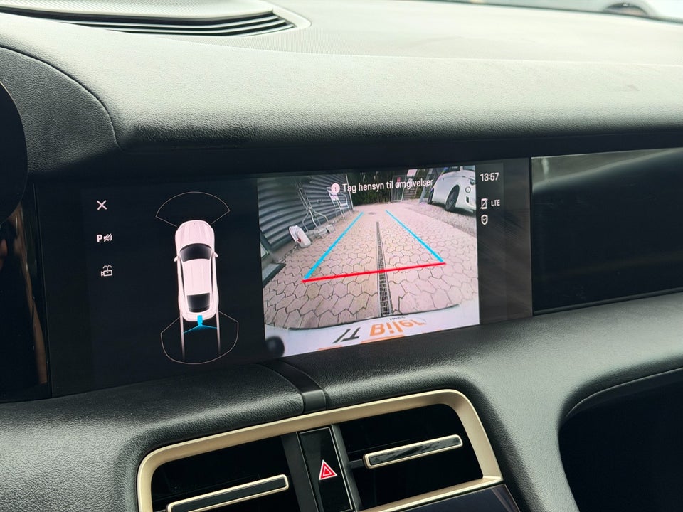 Porsche Taycan 4d