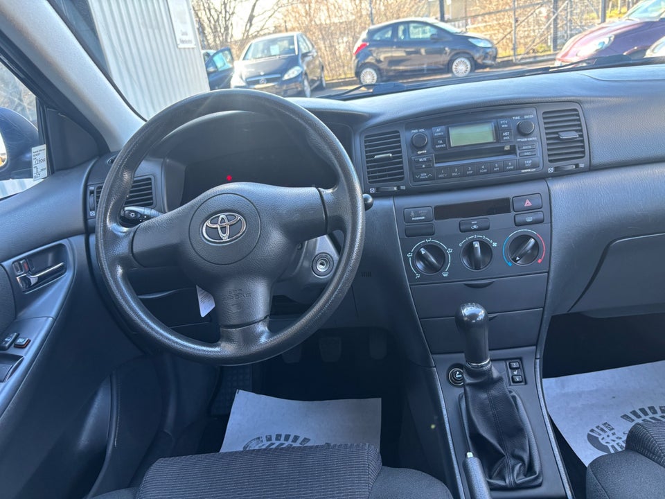 Toyota Corolla 1,4 Terra 5d