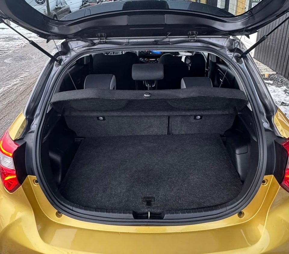 Toyota Yaris 1,5 Hybrid H3 Y20 e-CVT 5d