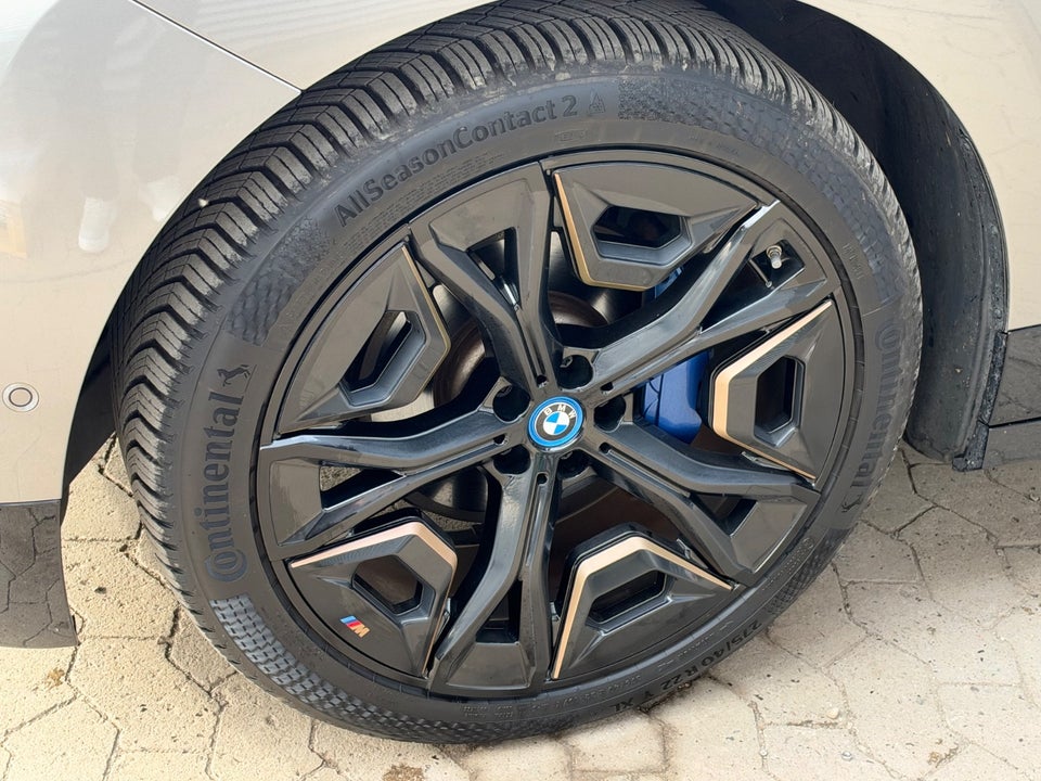 BMW iX xDrive40 Fully Charged 5d