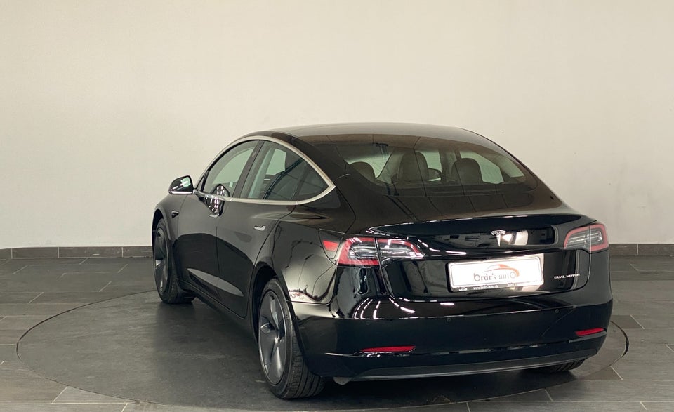 Tesla Model 3 Long Range AWD 4d