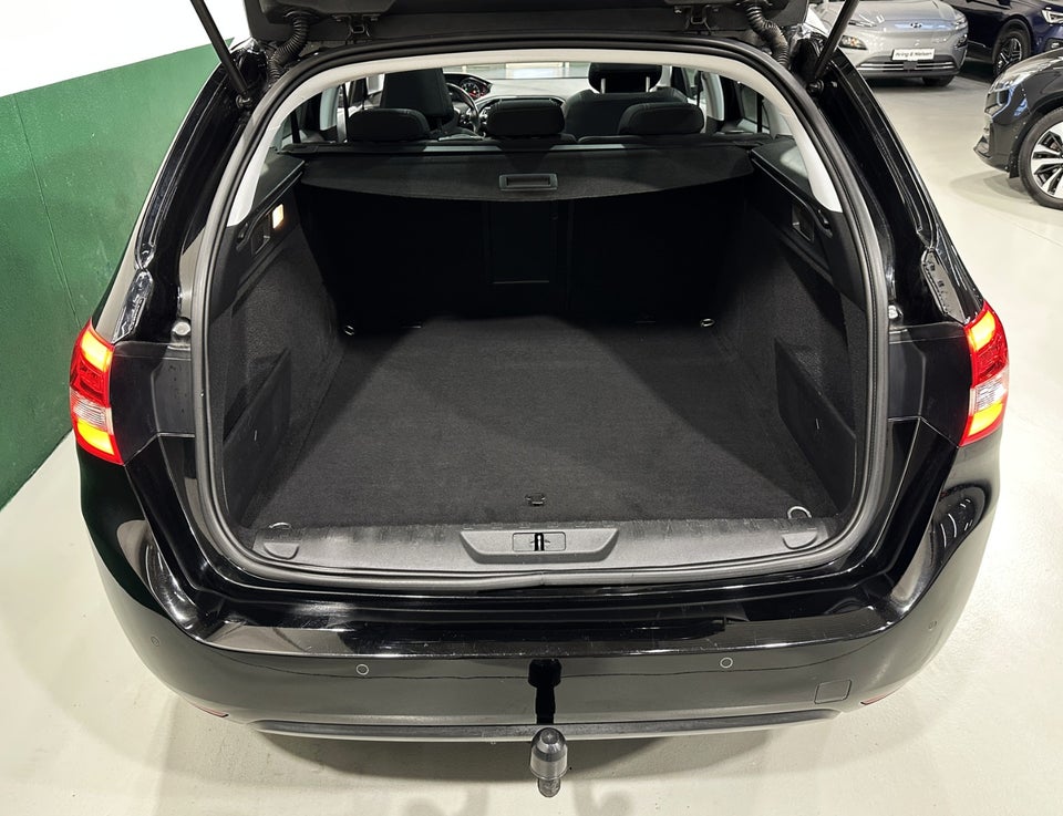 Peugeot 308 1,6 BlueHDi 120 Allure Sky 5d