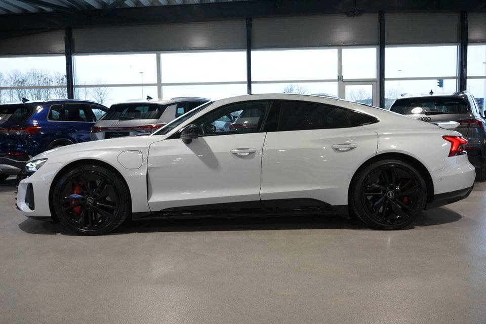 Audi RS e-tron GT quattro 4d
