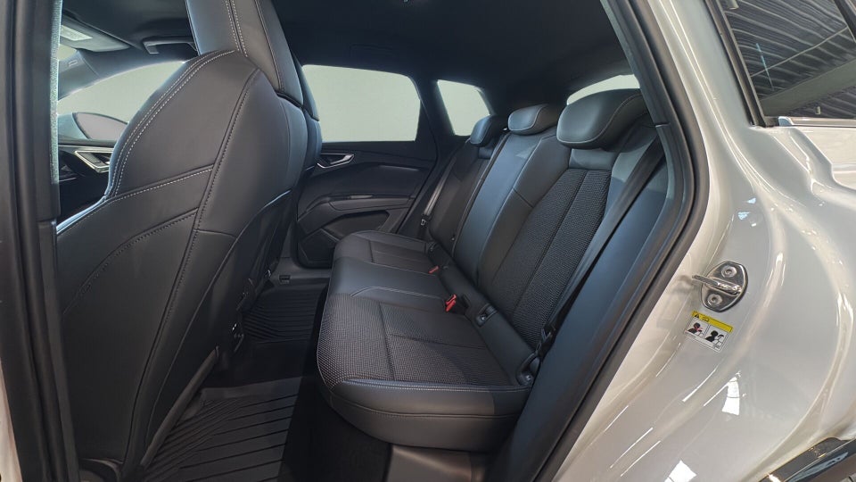 Audi Q4 e-tron 40 S-line 5d