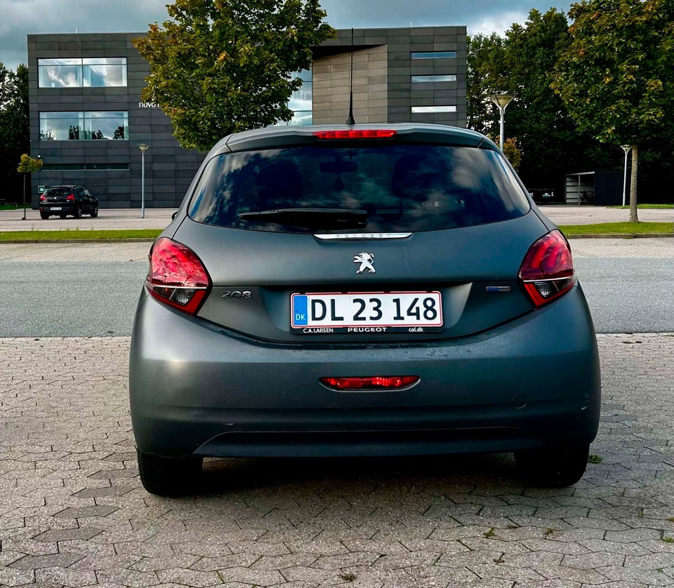 Peugeot 208 1,2 e-THP 110 Active EAT6 5d