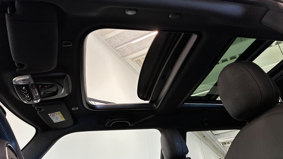MINI Cooper SE Yours Trim 3d