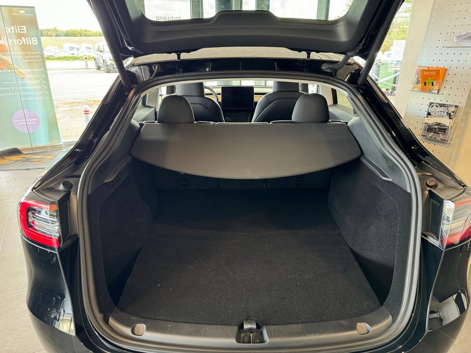 Tesla Model Y Long Range AWD 5d