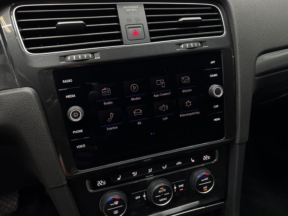 VW Golf VII 1,5 TSi 130 Highline Variant DSG 5d