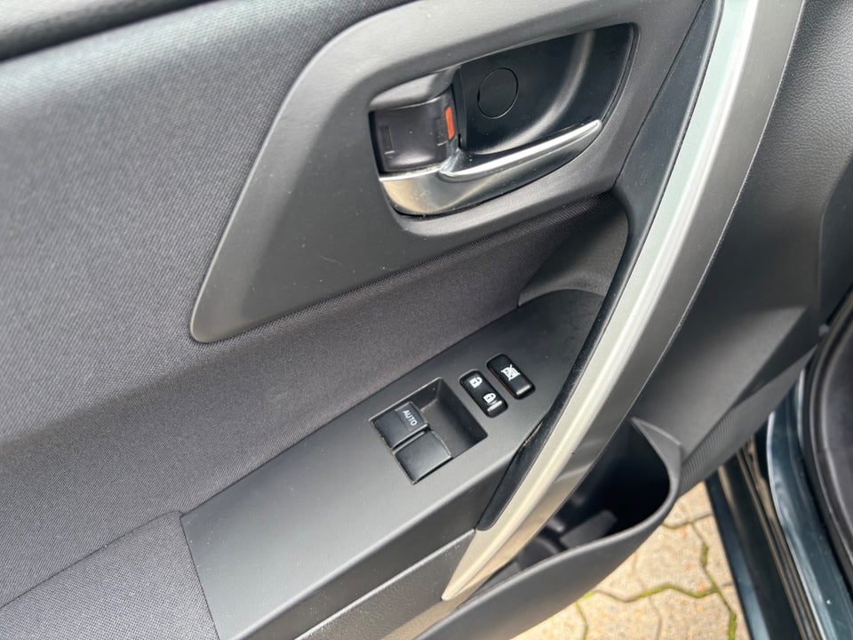 Toyota Auris 1,8 Hybrid H2 CVT 5d