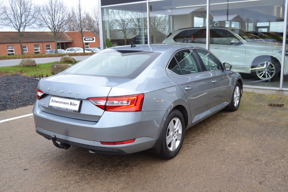 Skoda Superb 2,0 TDi 150 Intro Edition DSG 5d