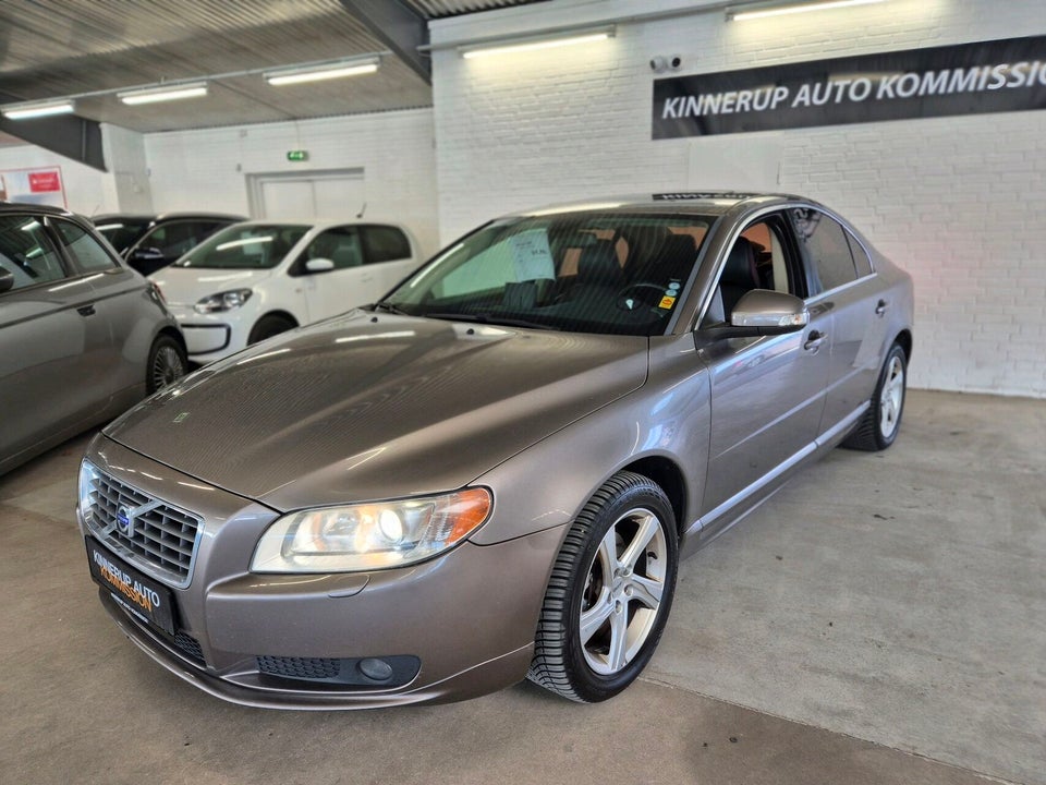Volvo S80 2,5 T Momentum aut. 4d