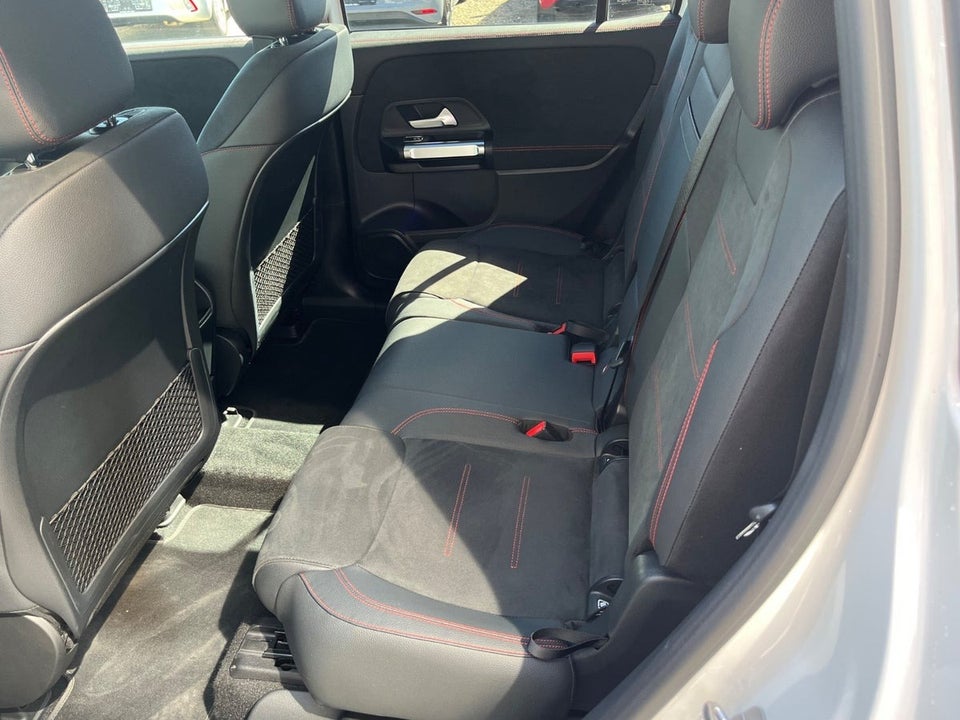 Mercedes EQB300 AMG Line 4Matic 5d