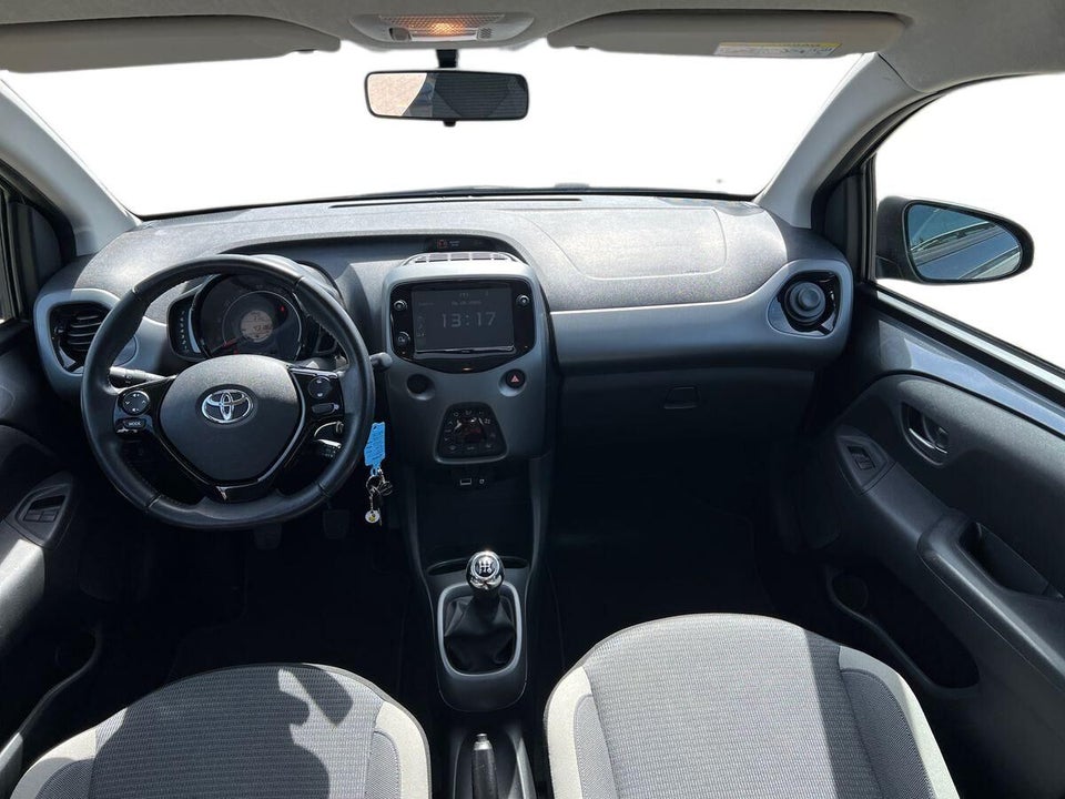 Toyota Aygo 1,0 VVT-i x-press 5d
