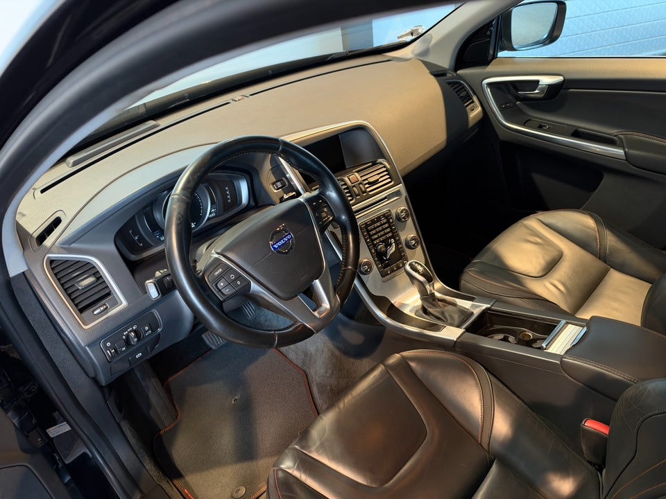 Volvo XC60 2,0 D4 190 Ocean Race 5d
