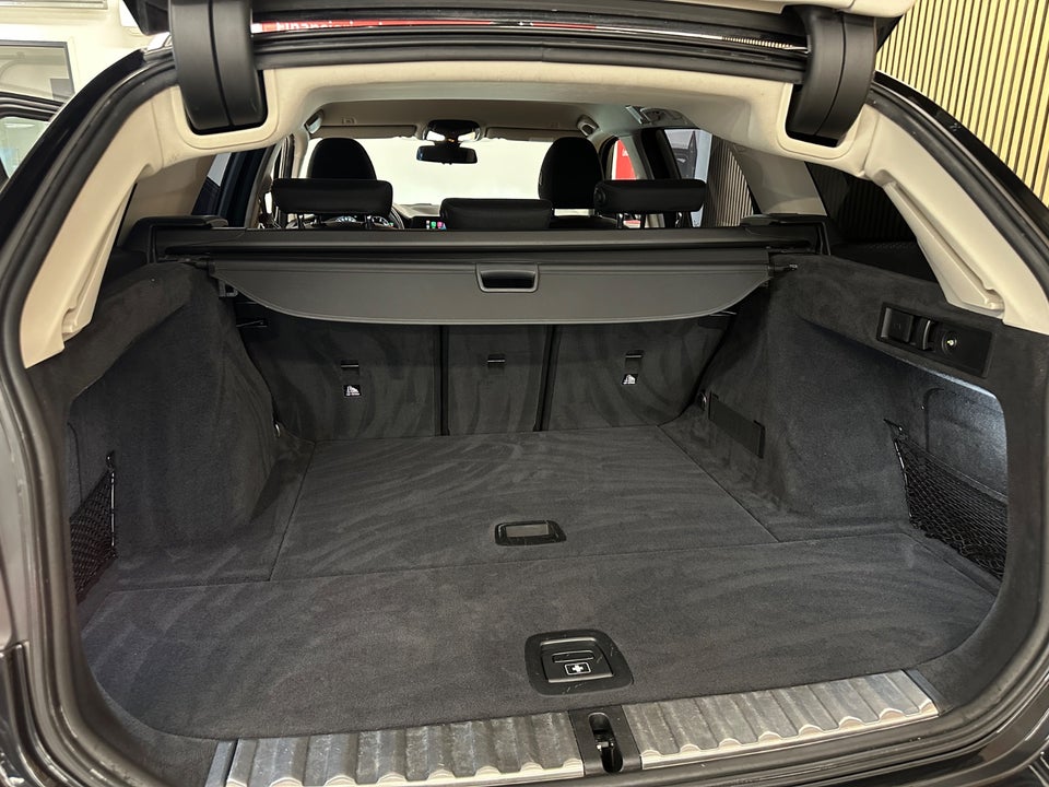 BMW 320d 2,0 Touring Connected aut. 5d