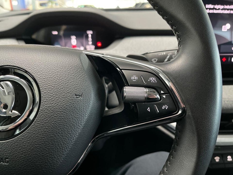 Skoda Enyaq 60 iV Loft 5d