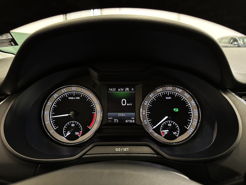 Skoda Octavia 2,0 TDi 150 Celebration Combi DSG 5d