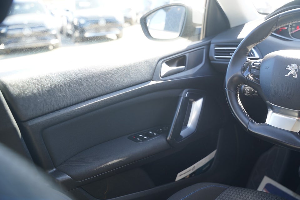 Peugeot 308 1,5 BlueHDi 130 Style SW 5d