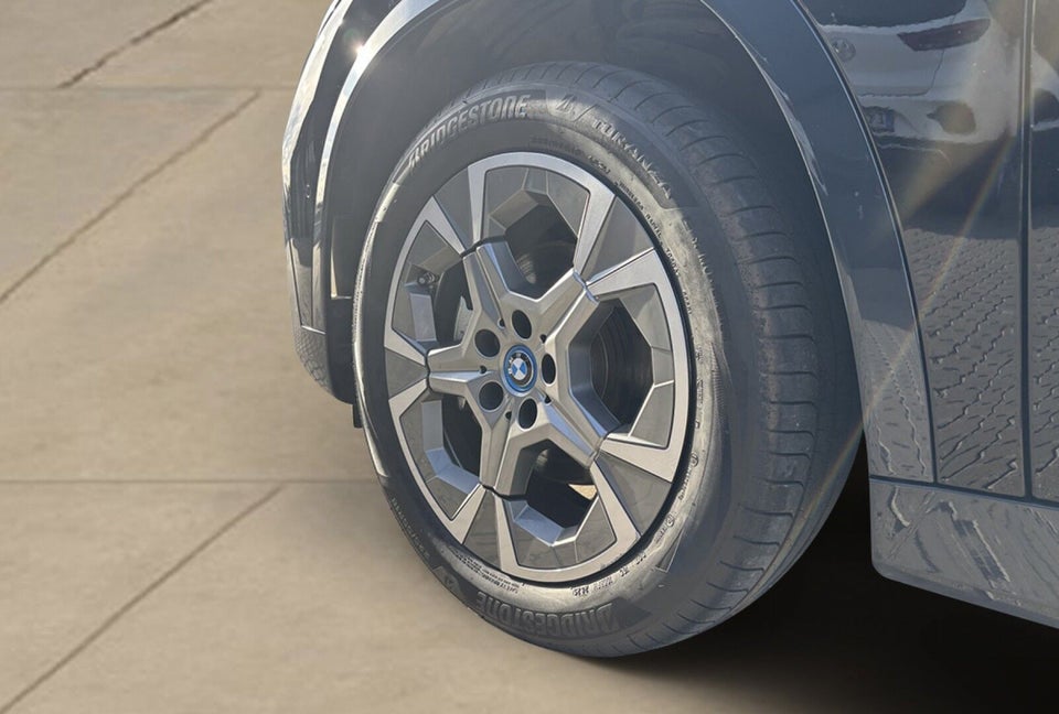 BMW iX1 eDrive20 X-Line 5d