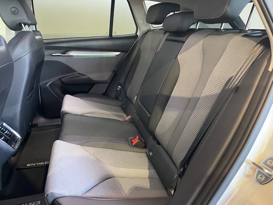 Skoda Enyaq 80 iV Plus Loft 5d