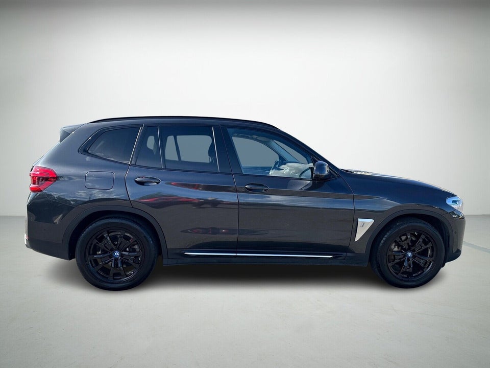 BMW iX3 Charged 5d