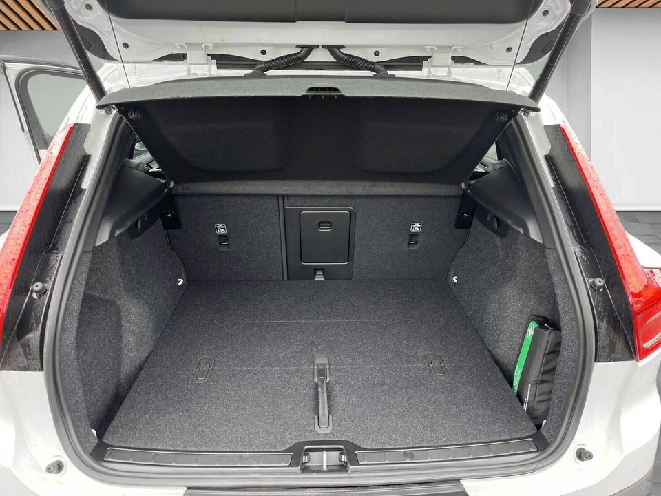 Volvo EX40 Extended Range Plus 5d