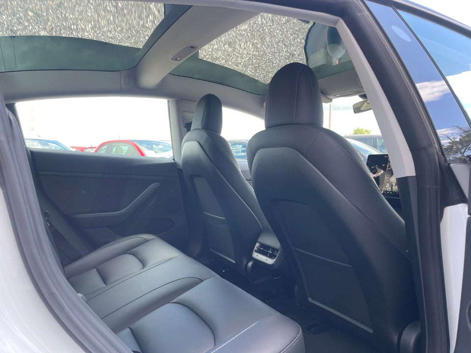 Tesla Model 3 RWD 4d