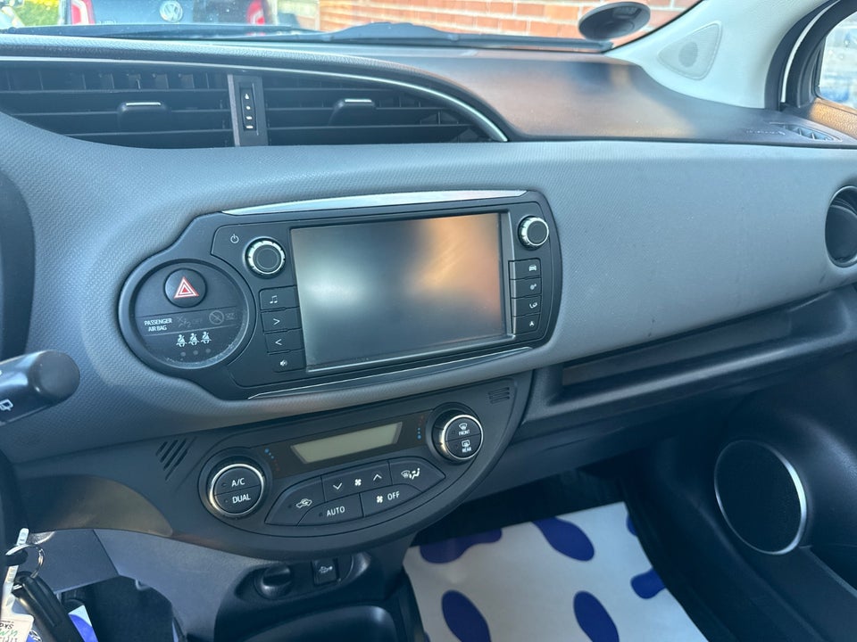 Toyota Yaris 1,5 Hybrid H2 Komfort e-CVT 5d
