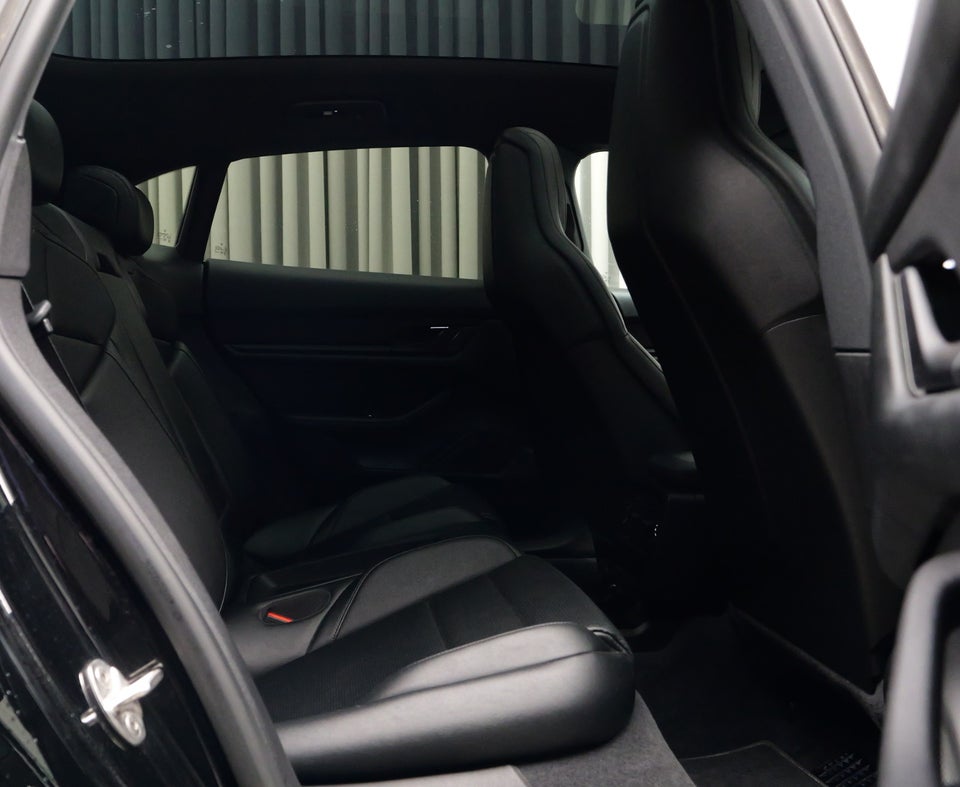 Porsche Taycan 4 Performance+ Cross Turismo 5d