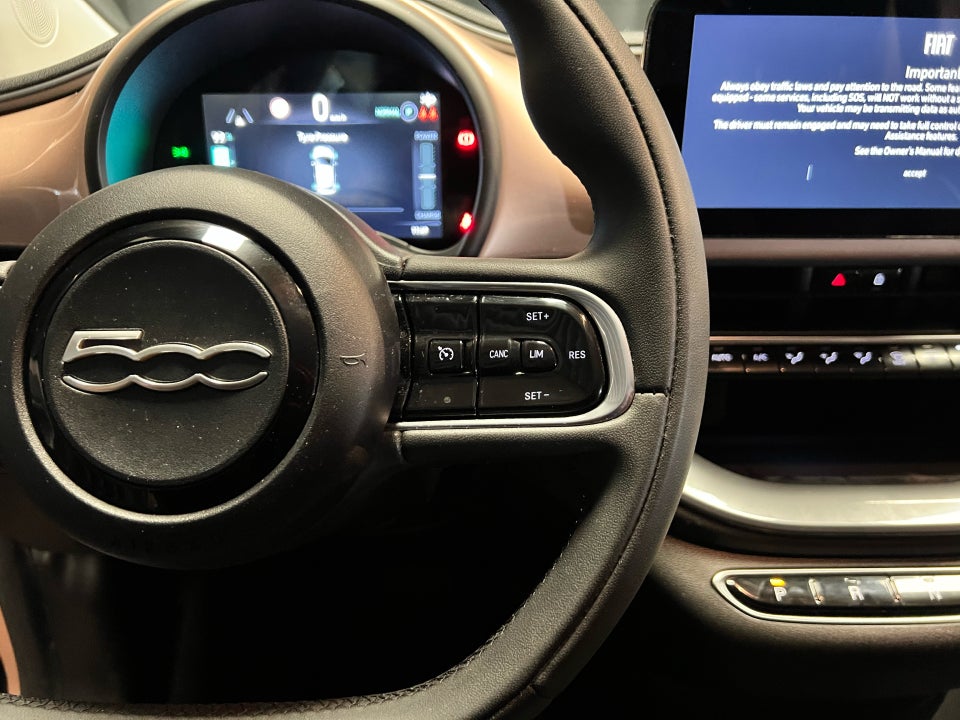 Fiat 500e 42 Icon 3+1 4d