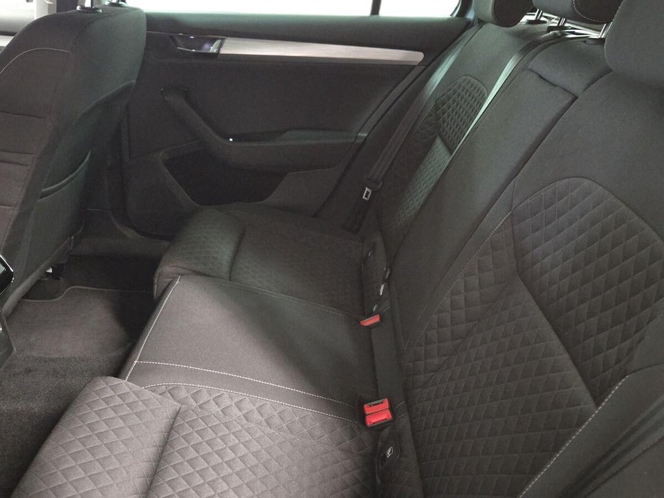 Skoda Superb 1,4 TSi iV Combi DSG 5d