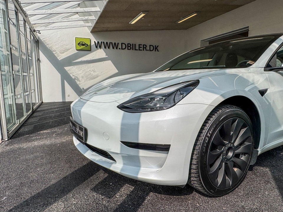 Tesla Model 3 RWD 4d