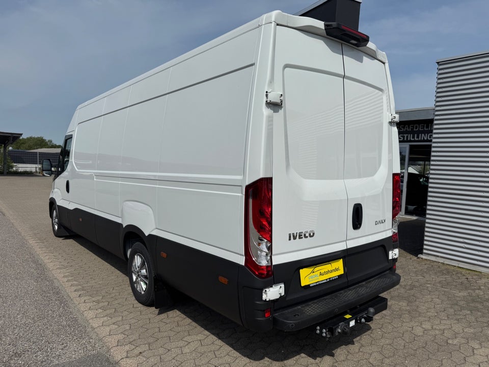 Iveco Daily 3,0 35S18 16m³ Van AG8