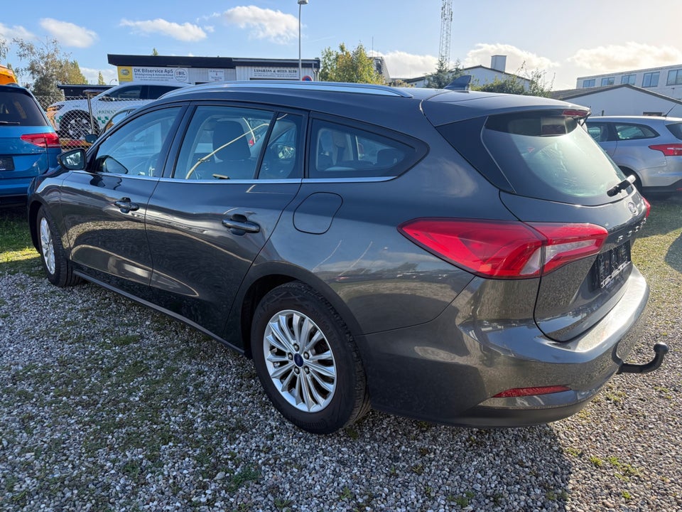 Ford Focus 1,0 EcoBoost Titanium Business stc. 5d