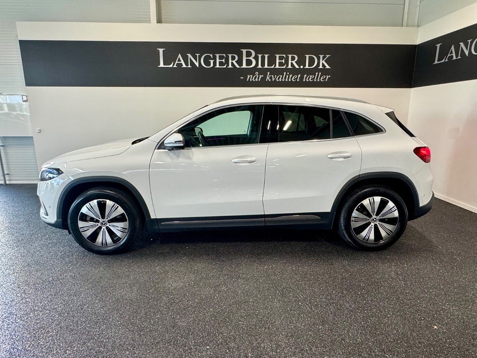 Mercedes EQA300 Progressive 4Matic 5d