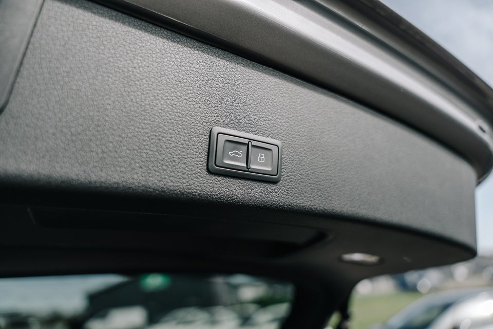 Audi e-tron 55 S-line quattro 5d