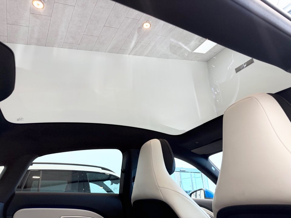 Mercedes CLA250+ electric AMG Premium Plus 4d
