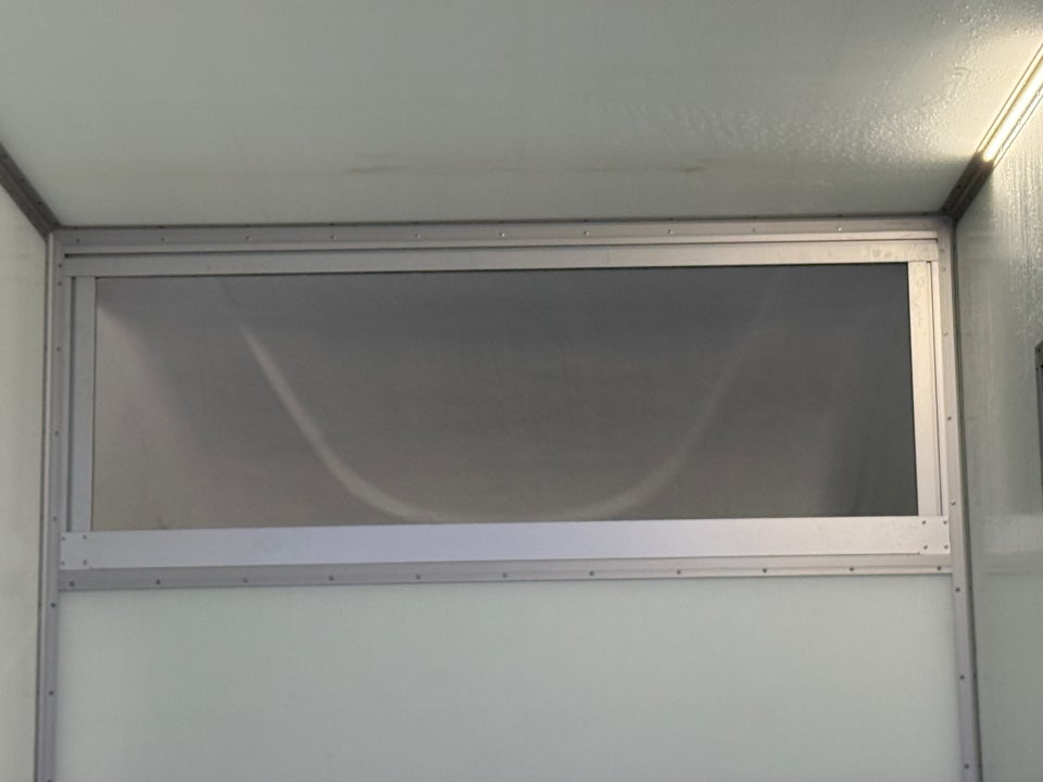 Iveco Daily 3,0 35S18 4100mm Box m/lift AG8