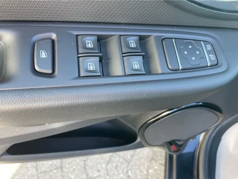 Renault Clio IV 0,9 TCe 90 Limited Sport Tourer 5d
