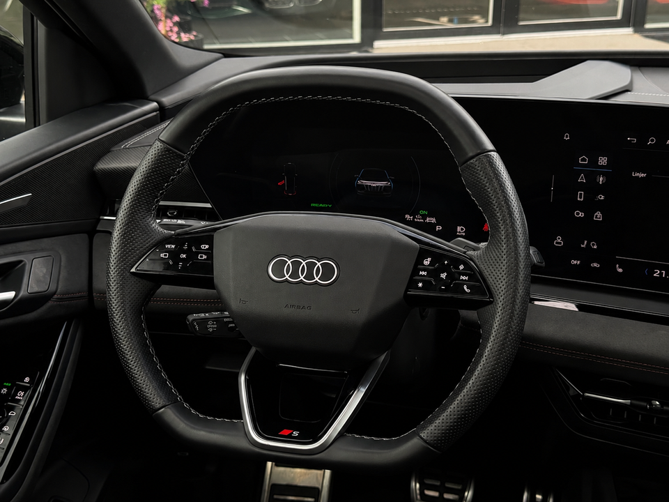 Audi Q6 e-tron S-line quattro 5d