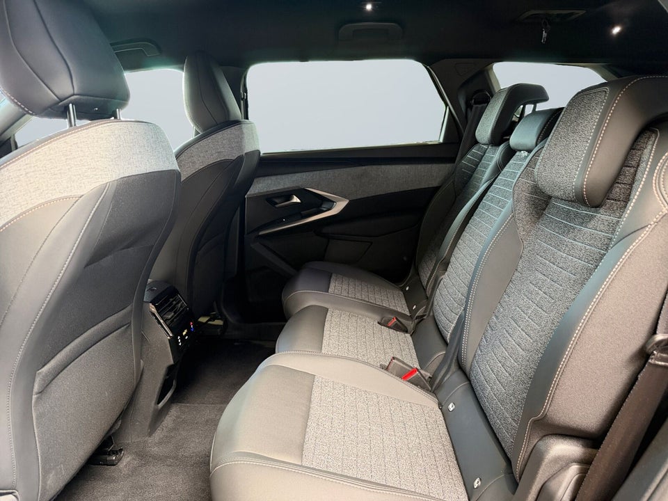Peugeot e-5008 77 Allure 7prs 5d