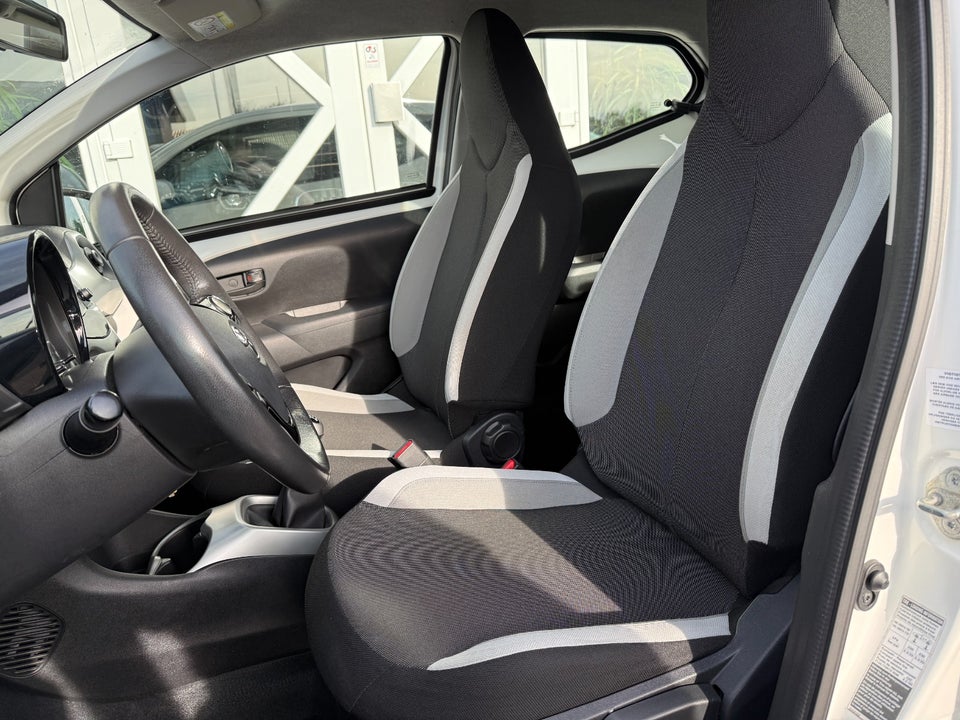 Toyota Aygo 1,0 VVT-i x-press 5d