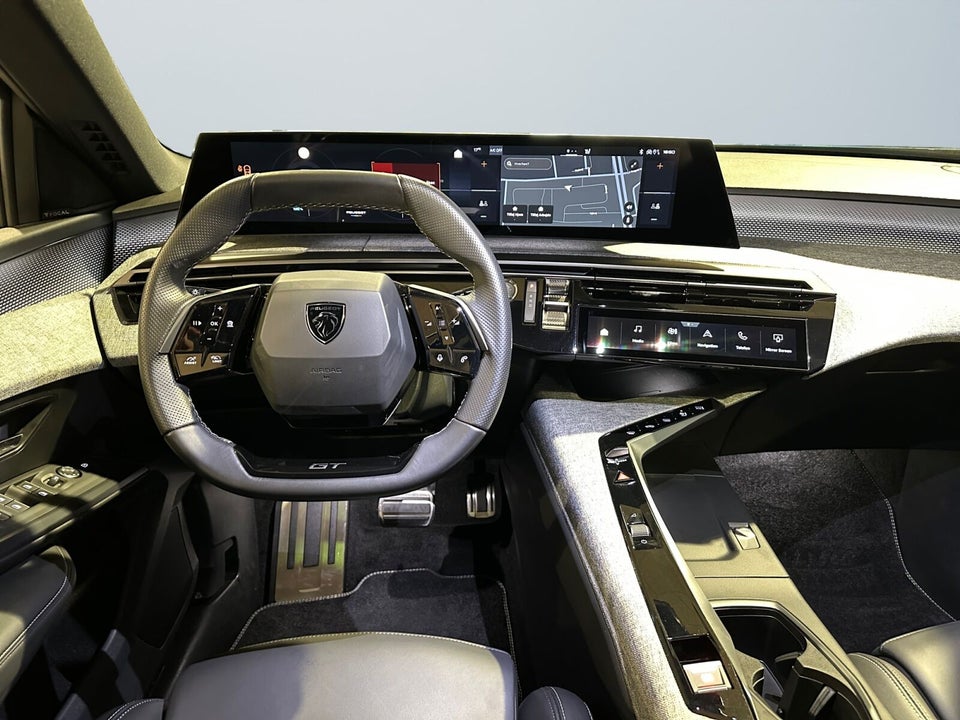 Peugeot e-3008 77 GT Pack 5d