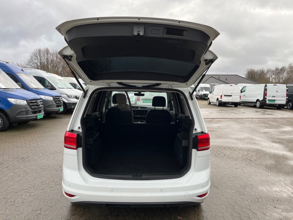 VW Touran 2,0 TDi 115 Highline DSG Van 5d