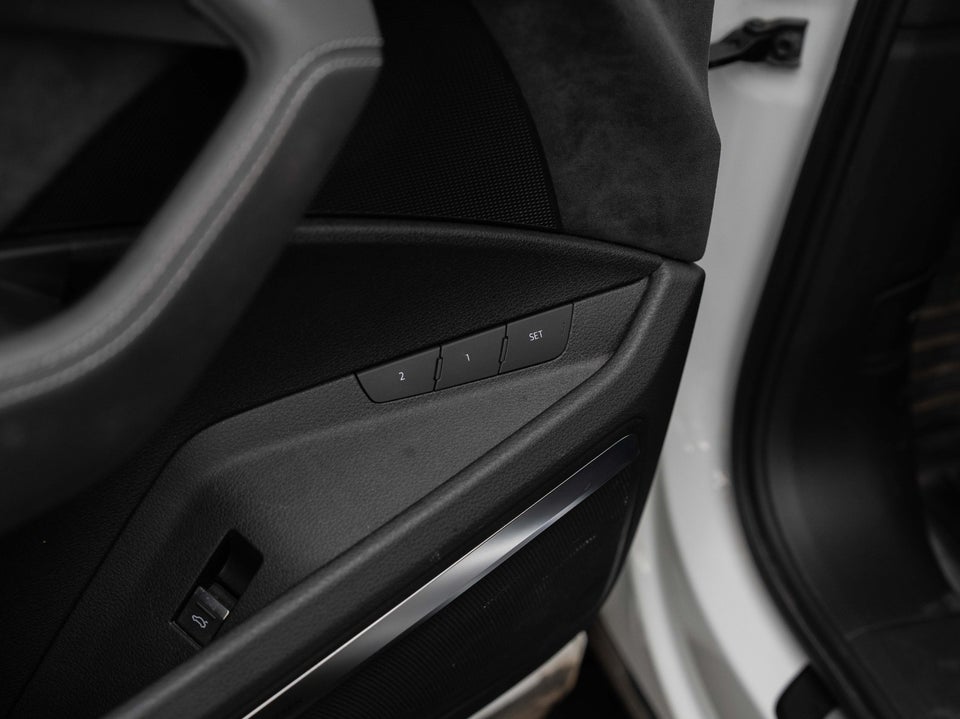 Audi e-tron 55 S-line quattro 5d