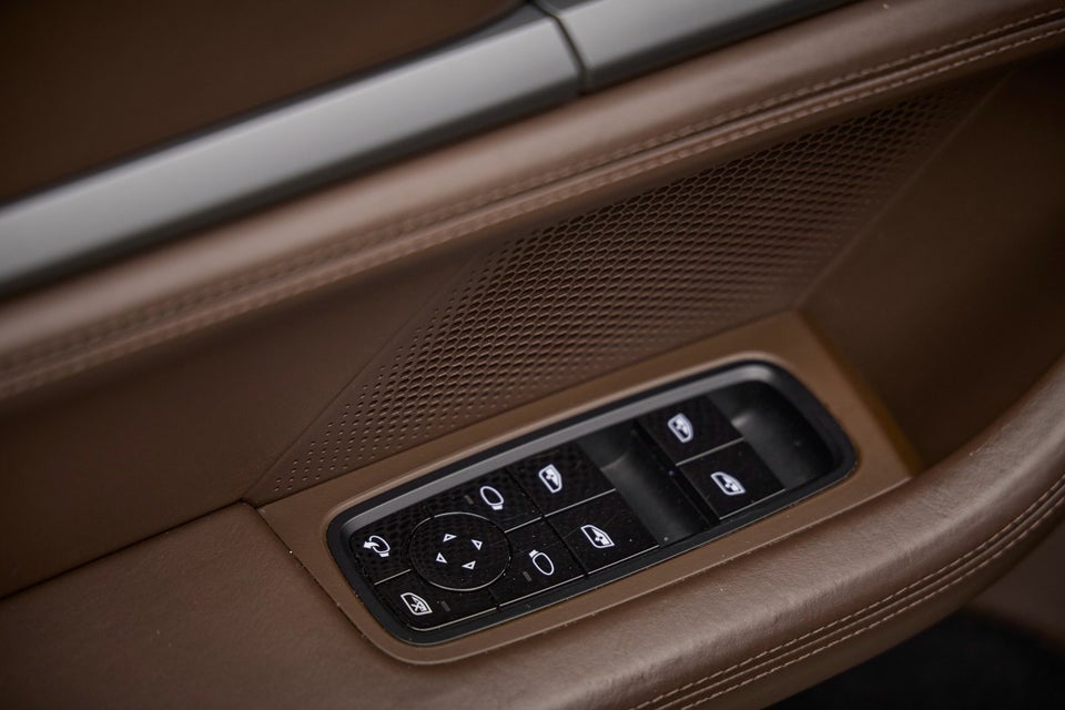 Porsche Taycan 4S 4d