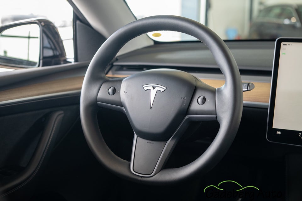 Tesla Model Y Long Range AWD 5d