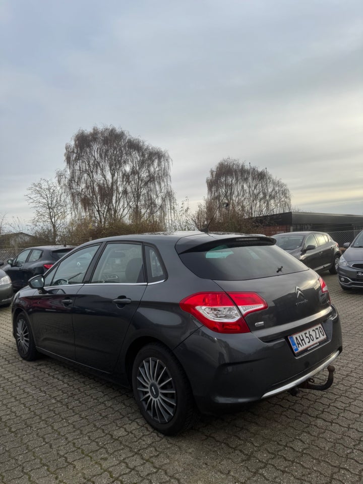 Citroën C4 1,6 e-HDi 115 Seduction 5d
