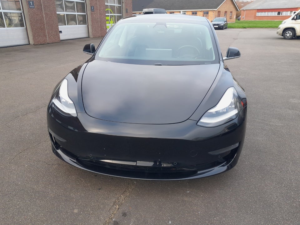 Tesla Model 3 Long Range RWD 4d