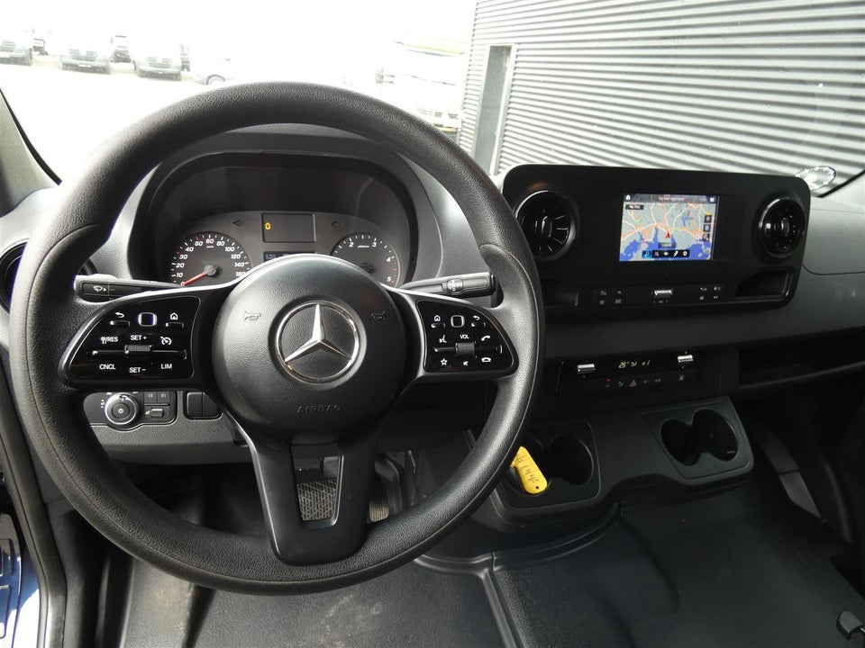 Mercedes Sprinter 319 3,0 CDi A2 Chassis aut. RWD 2d